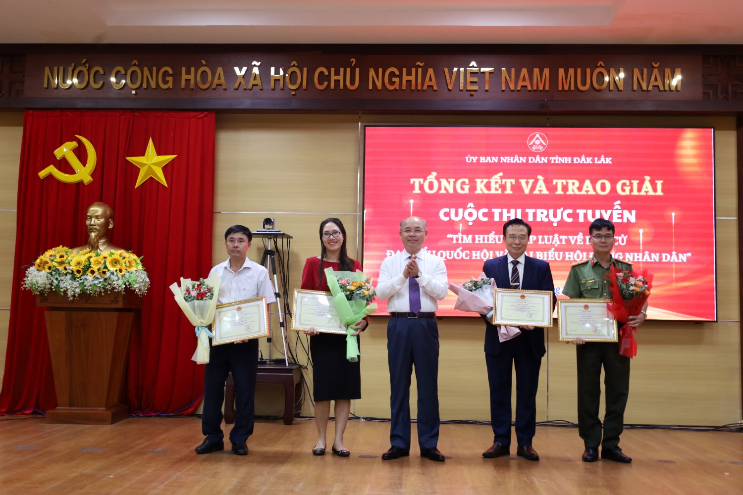 Tổng kết và trao giải Cuộc thi trực tuyến tìm hiểu pháp luật về bầu cử đại biểu Quốc hội và Hội đồng nhân dân tỉnh Đắk Lắk